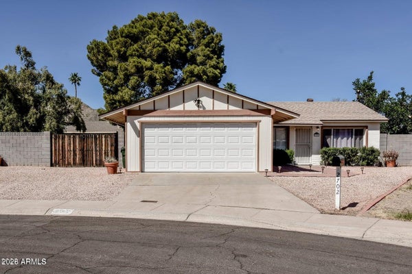 2702 E ASTER DR, PHOENIX, AZ 85032 - Image ba39dffb5a70d0251af022ceaa2ced30/2396924308