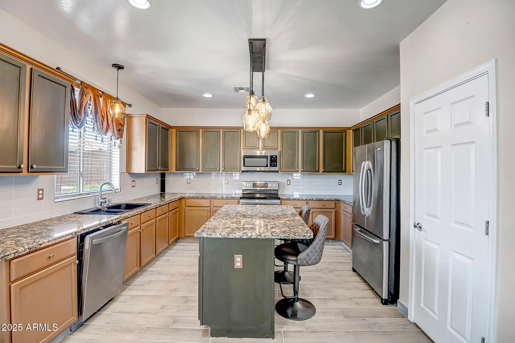 11936 W ALVARADO Road