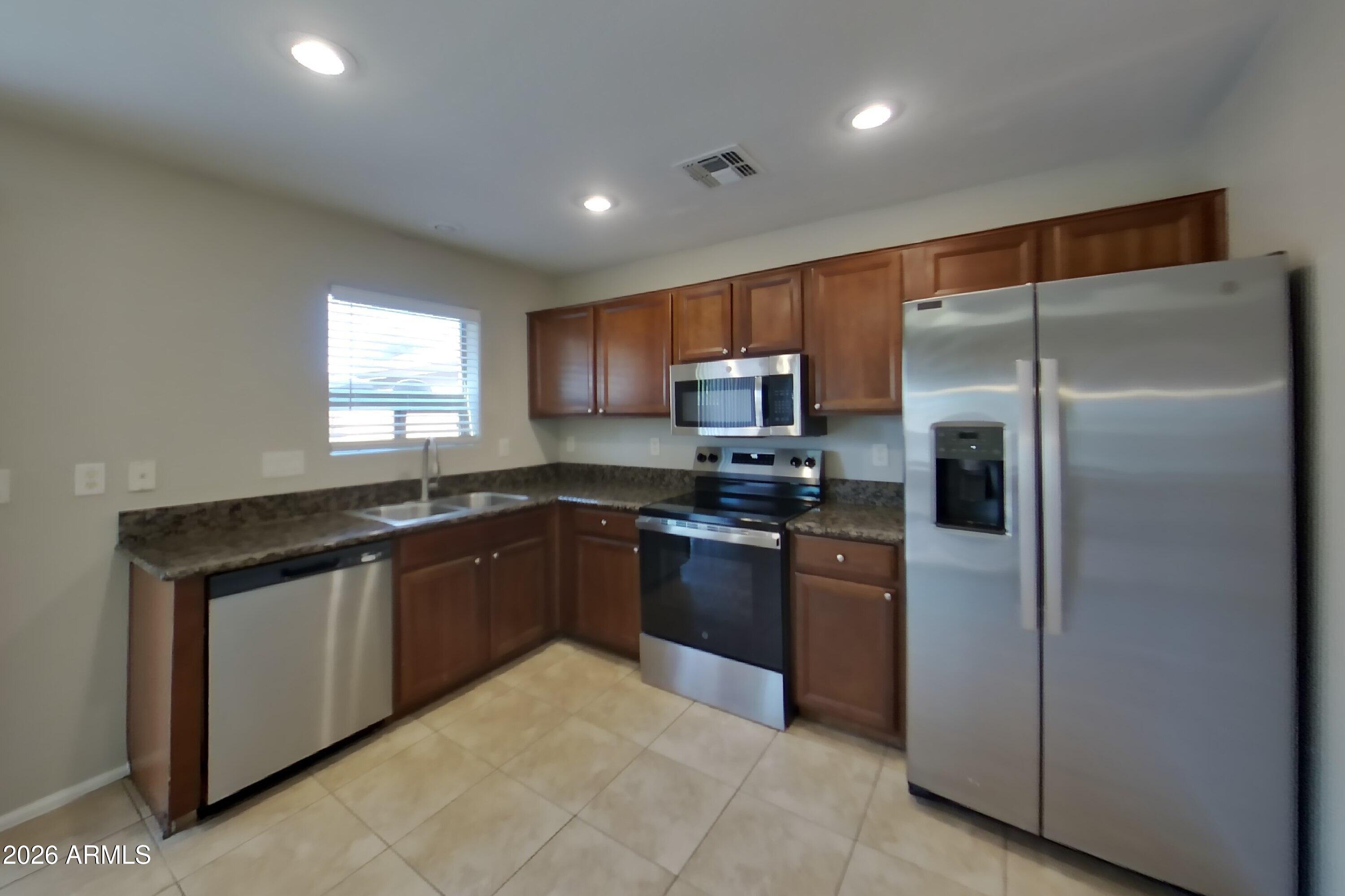 42065 W SUNLAND Drive