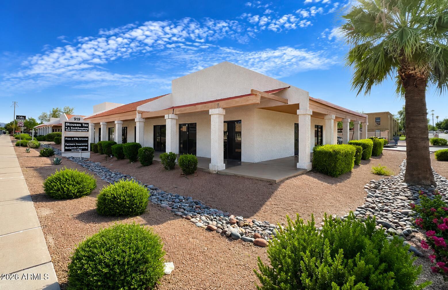 919 & 925 N STAPLEY Drive