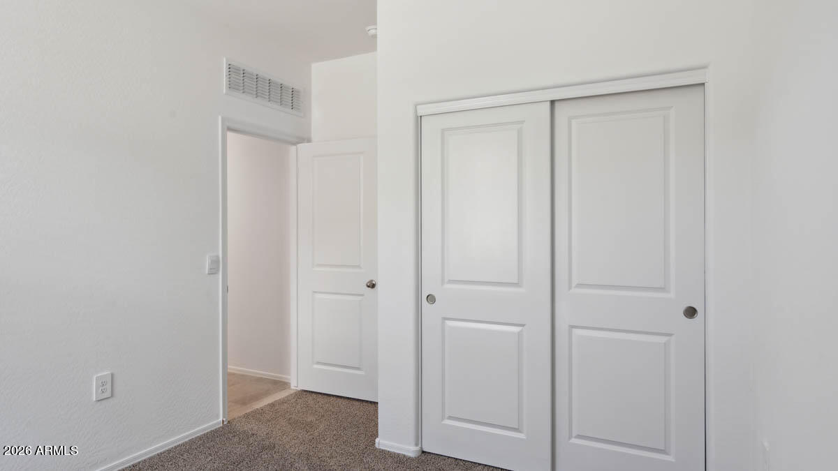 1522 E GLAZIER Drive E