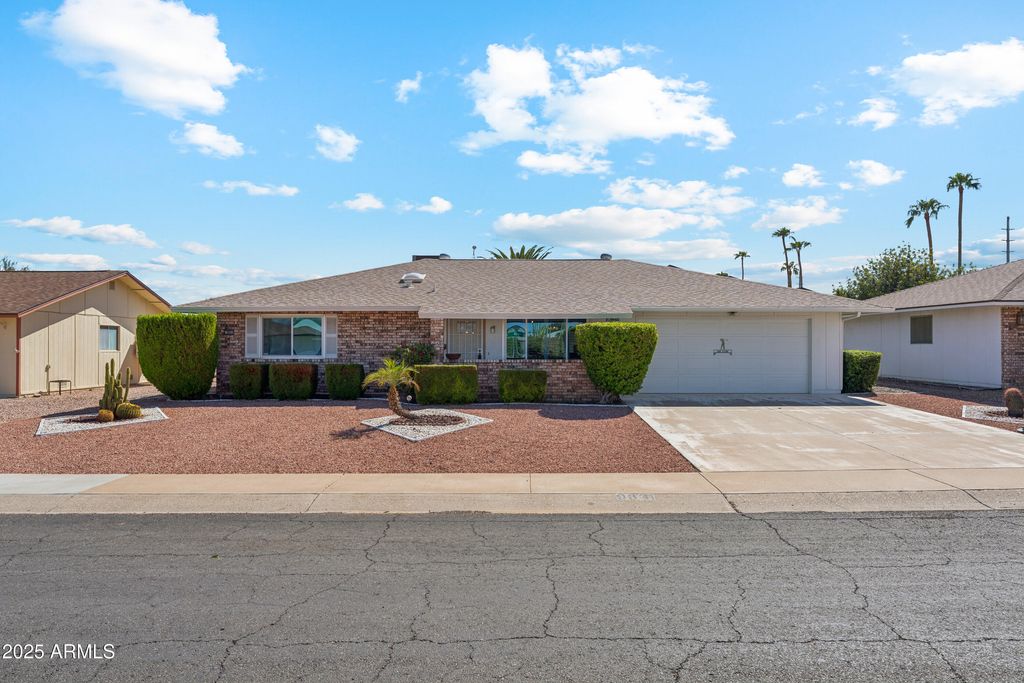 Photo of 9831 W Pebble Beach Drive, Sun City, AZ 85351 (MLS # 6929190)