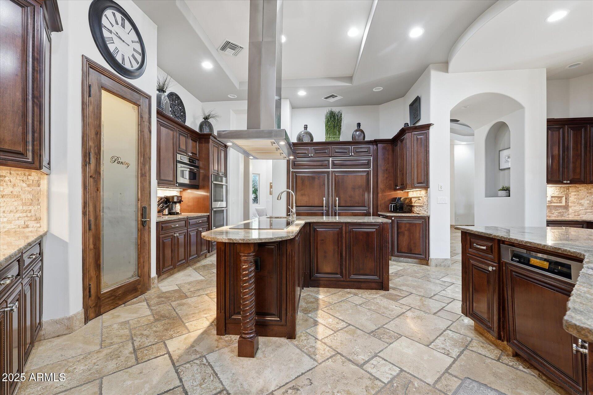 WHITEWING AT HIGLEY - Residential