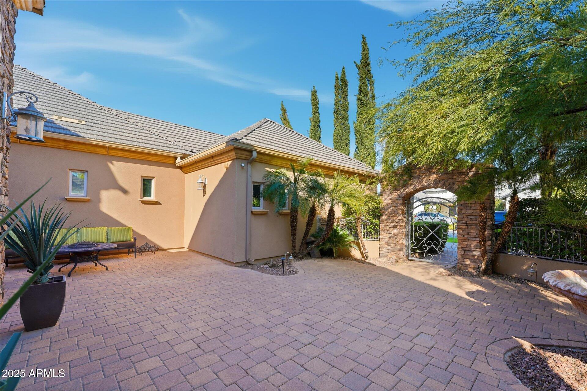 WHITEWING AT HIGLEY - Residential