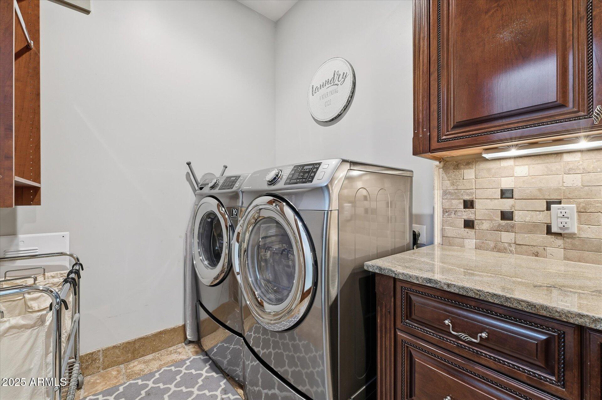 WHITEWING AT HIGLEY - Residential