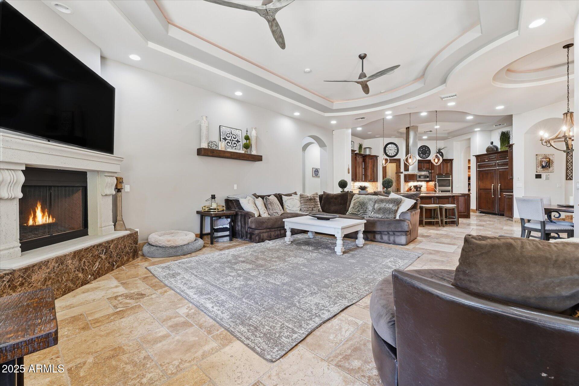 WHITEWING AT HIGLEY - Residential