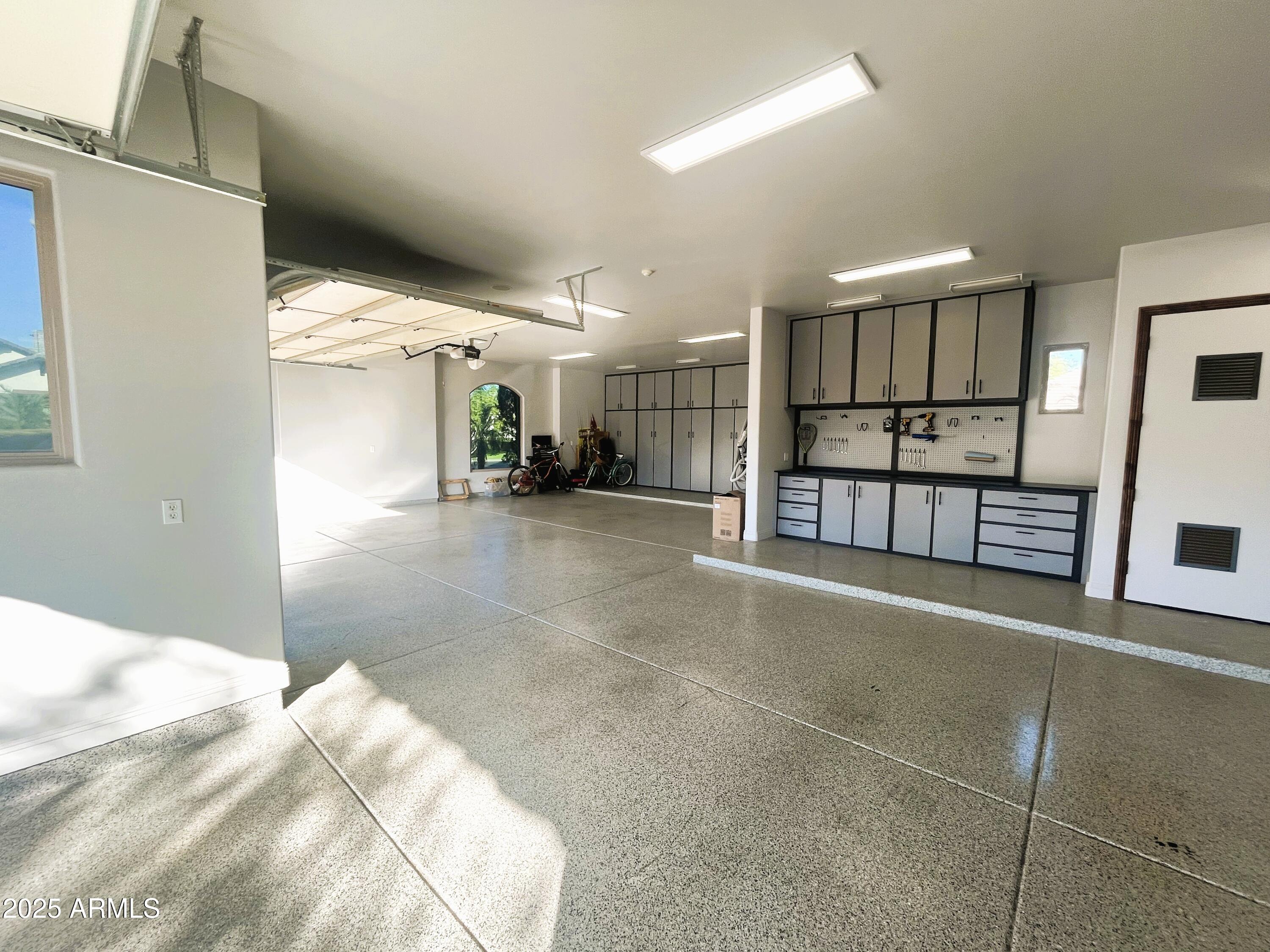WHITEWING AT HIGLEY - Residential