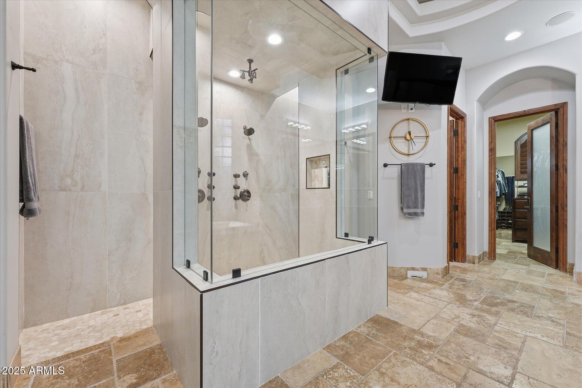 WHITEWING AT HIGLEY - Residential