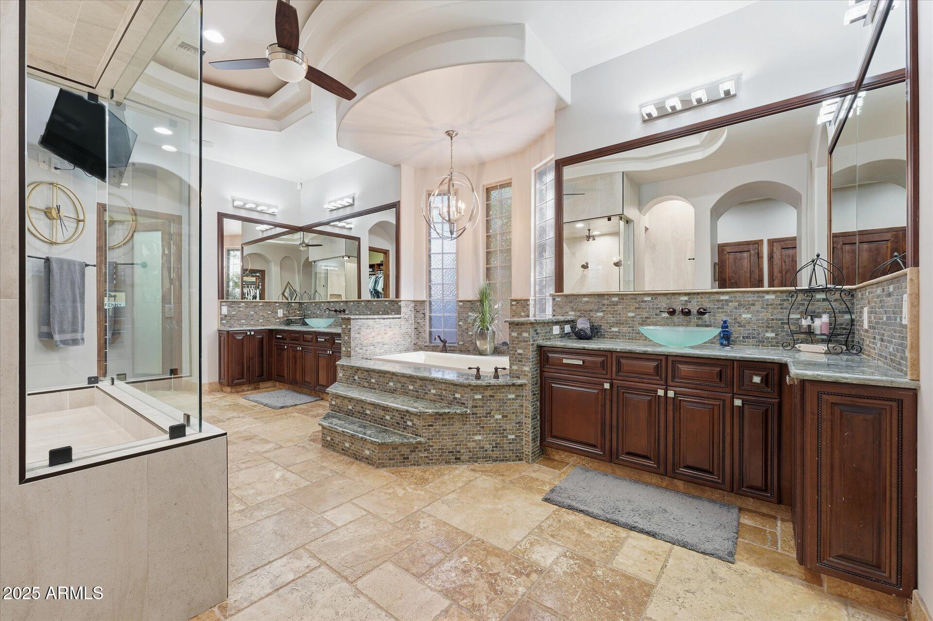 WHITEWING AT HIGLEY - Residential