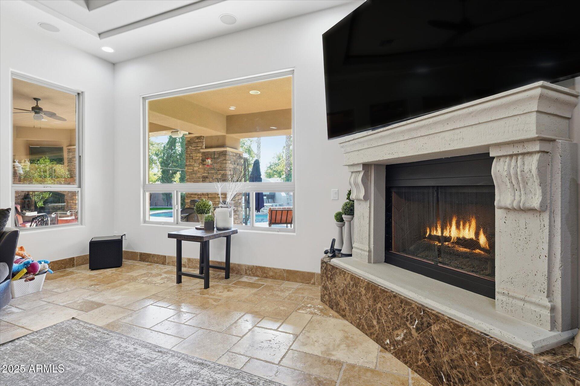 WHITEWING AT HIGLEY - Residential