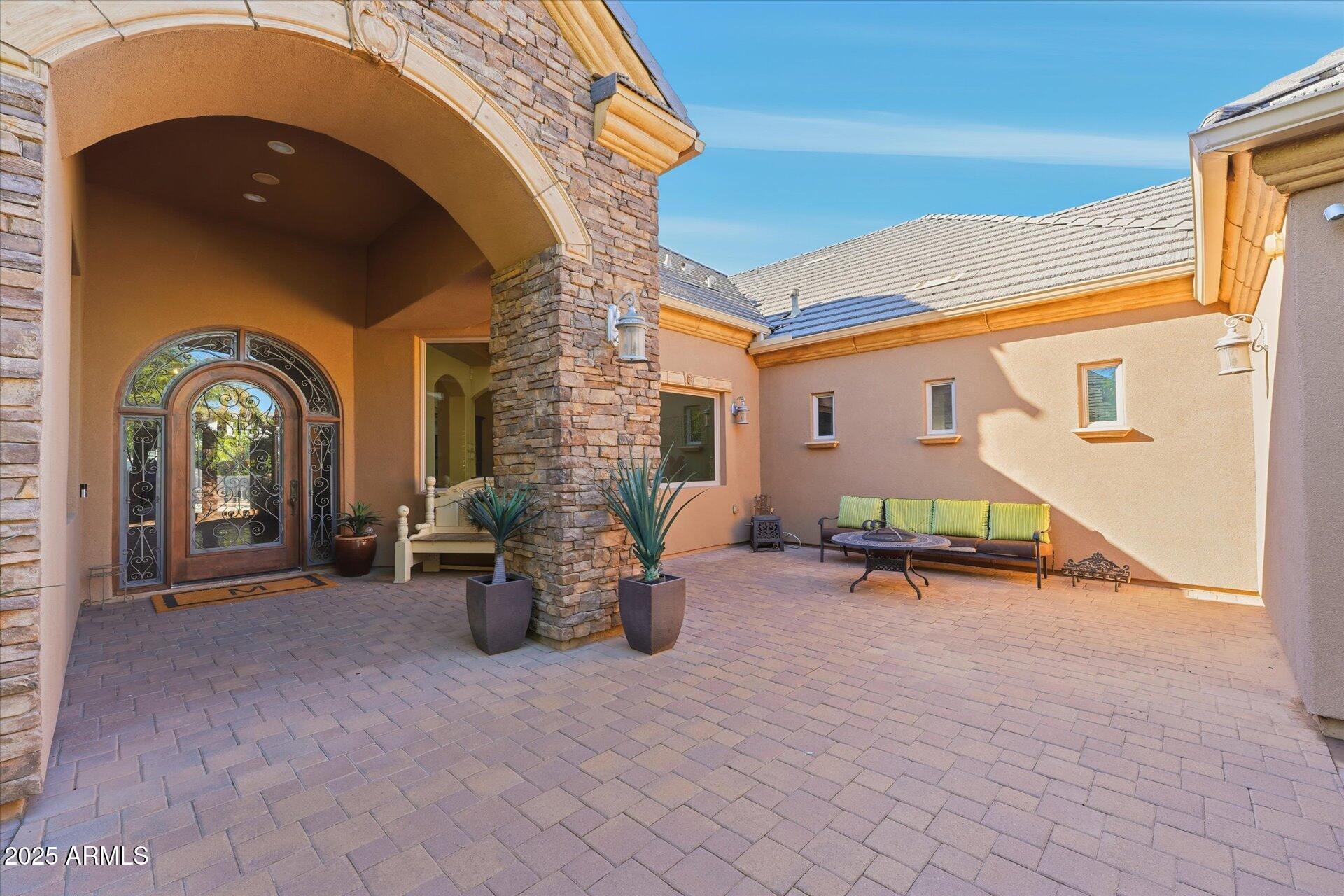 WHITEWING AT HIGLEY - Residential