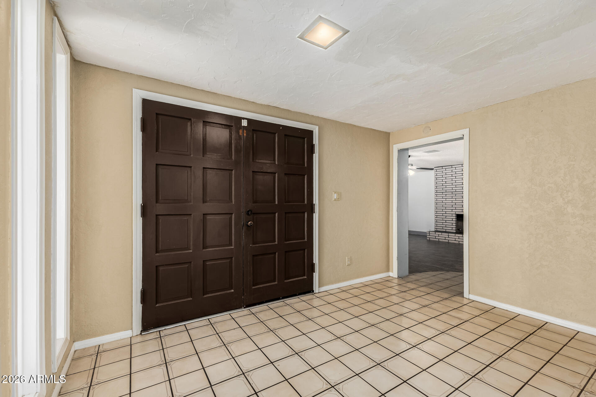 8756 E BONNIE ROSE Avenue