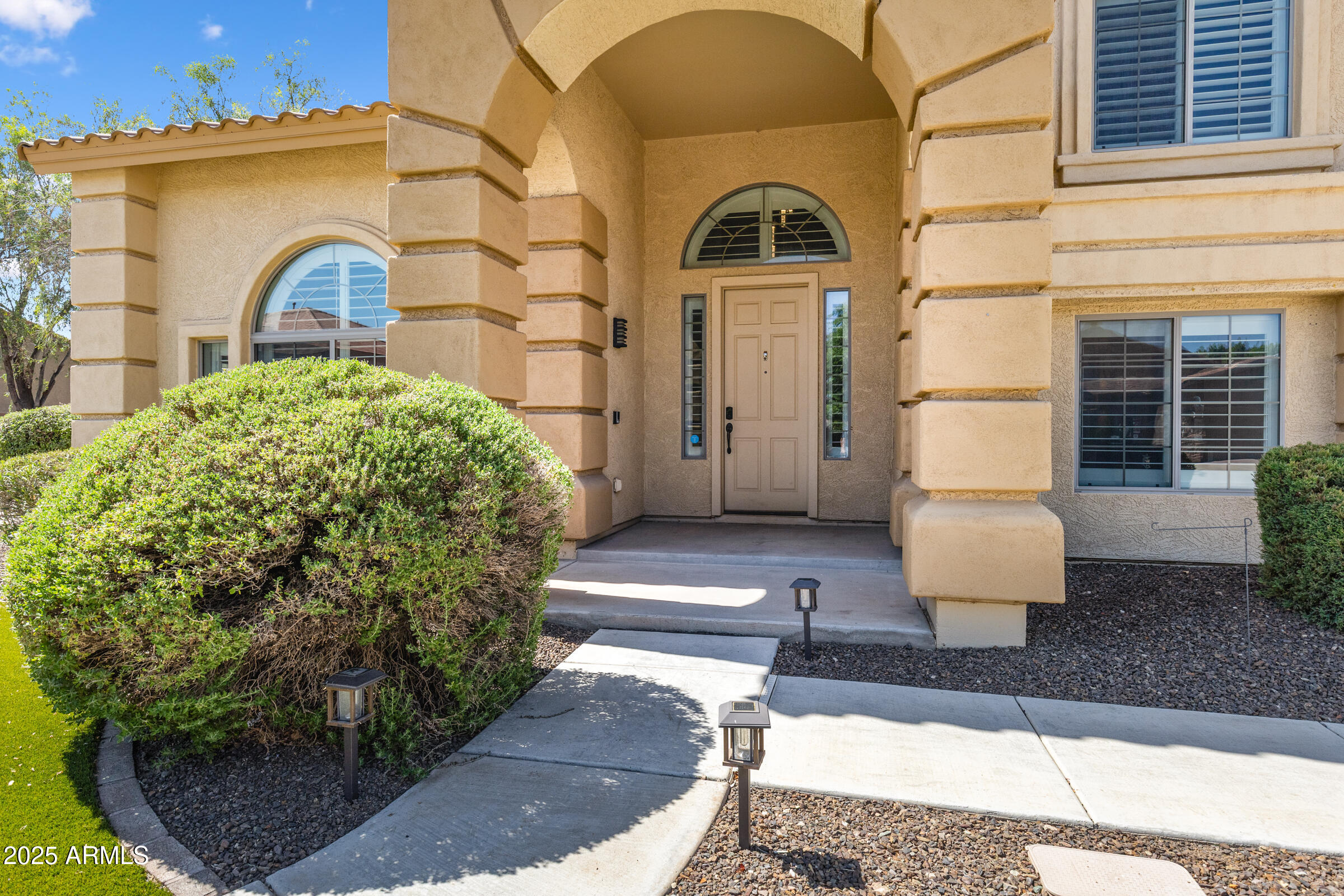 2409 W QUAIL TRACK Drive
