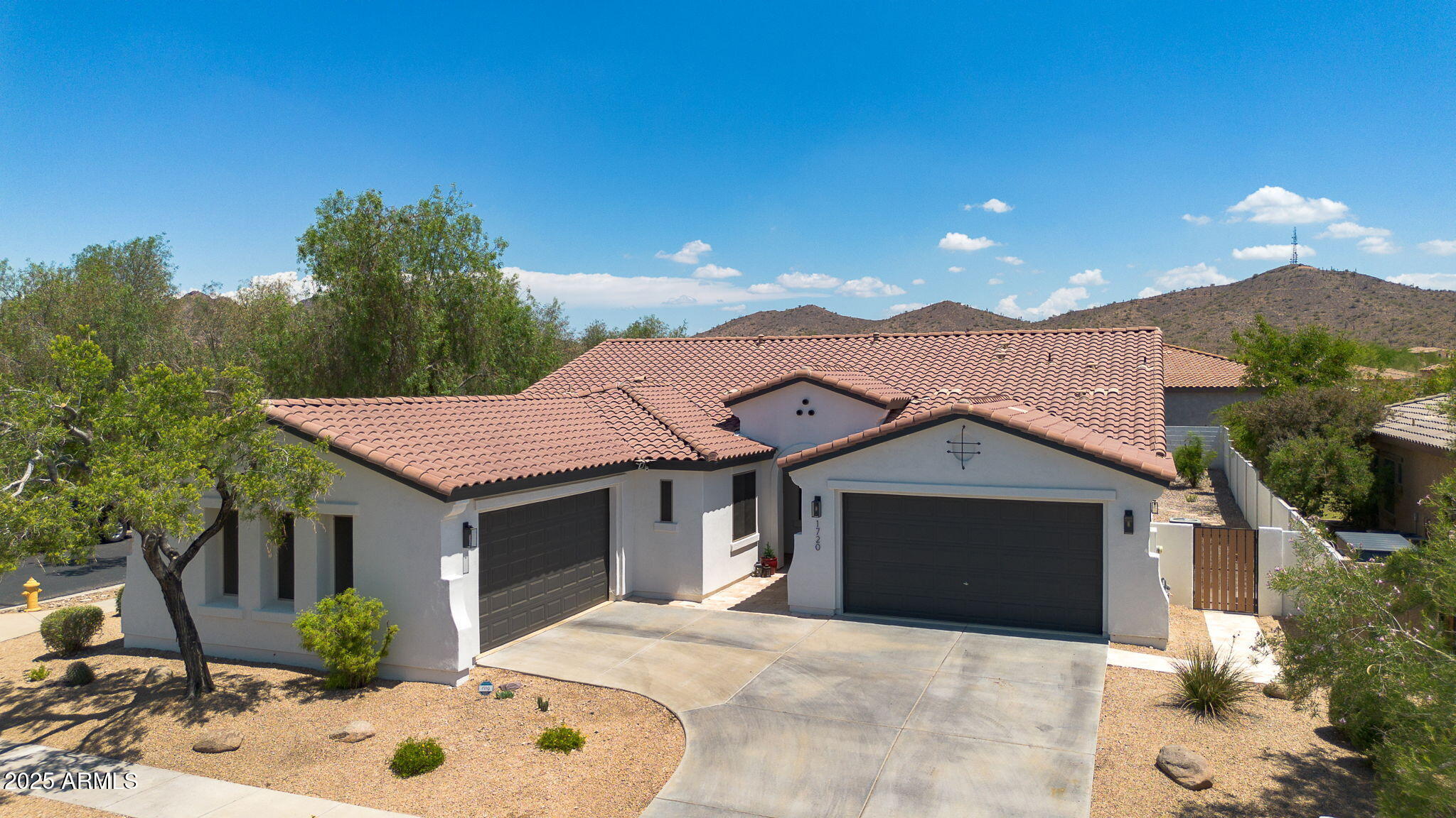 1720 W ALOE VERA Drive