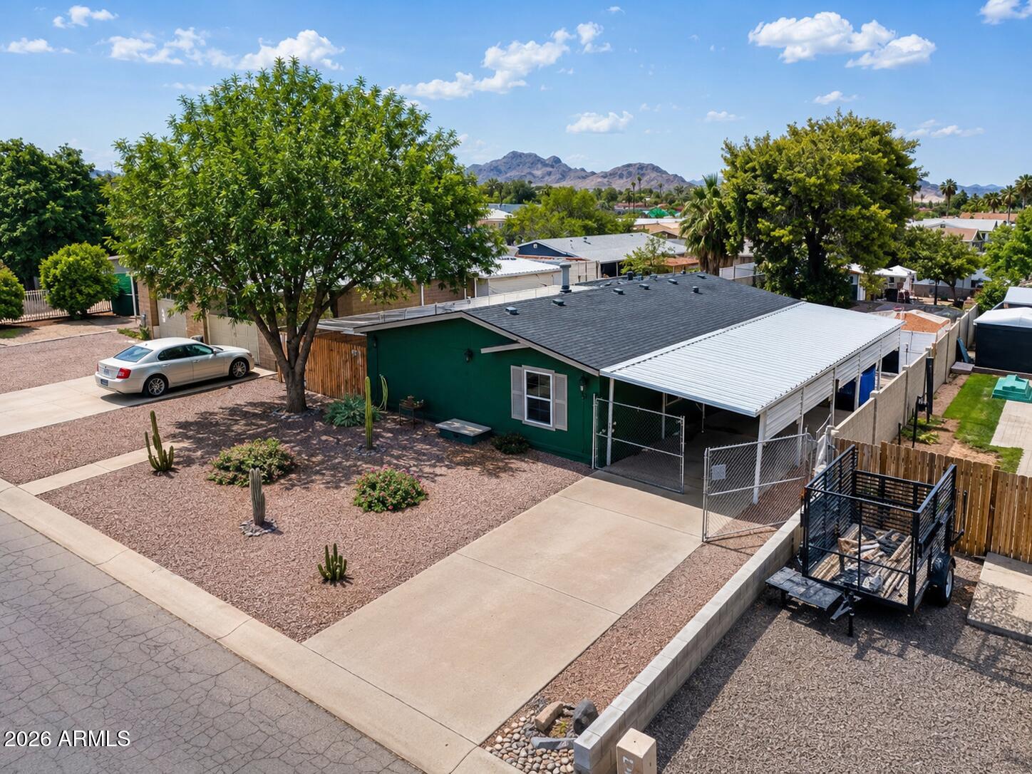 233 E MICHELLE Drive