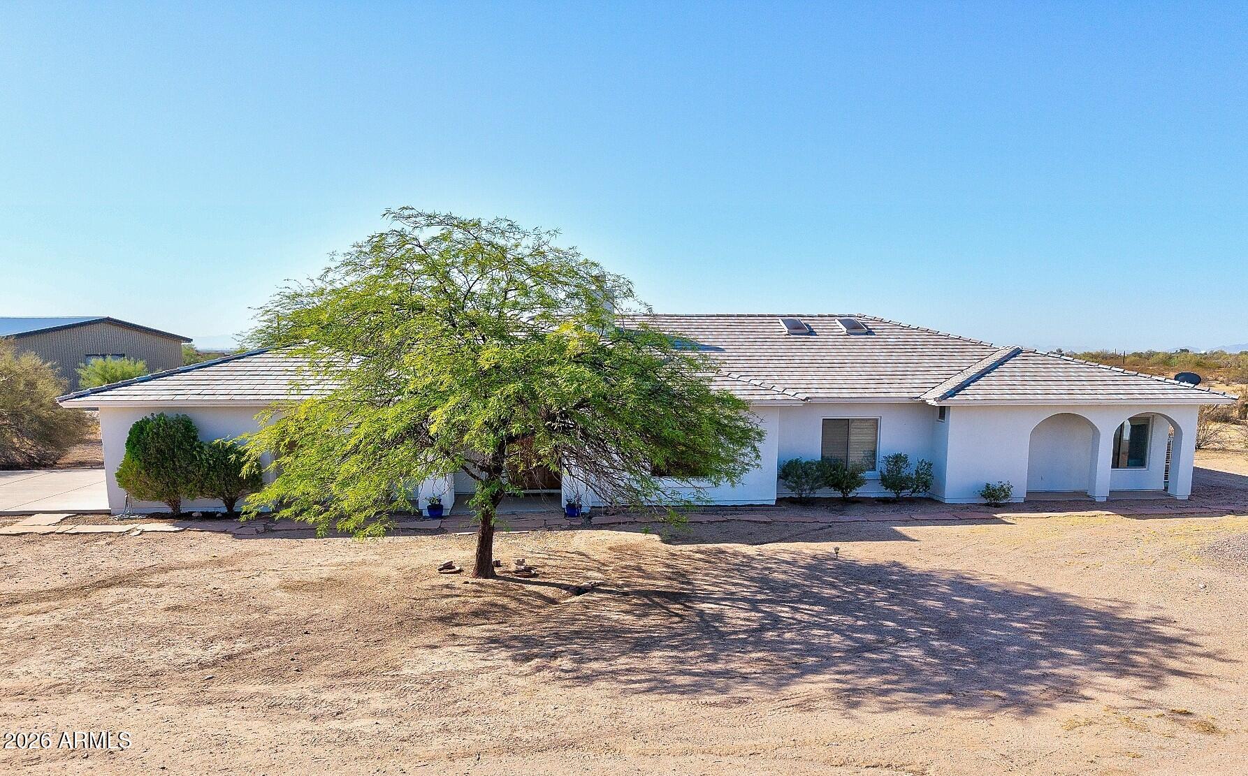 20701 W BLACK KNOB Street