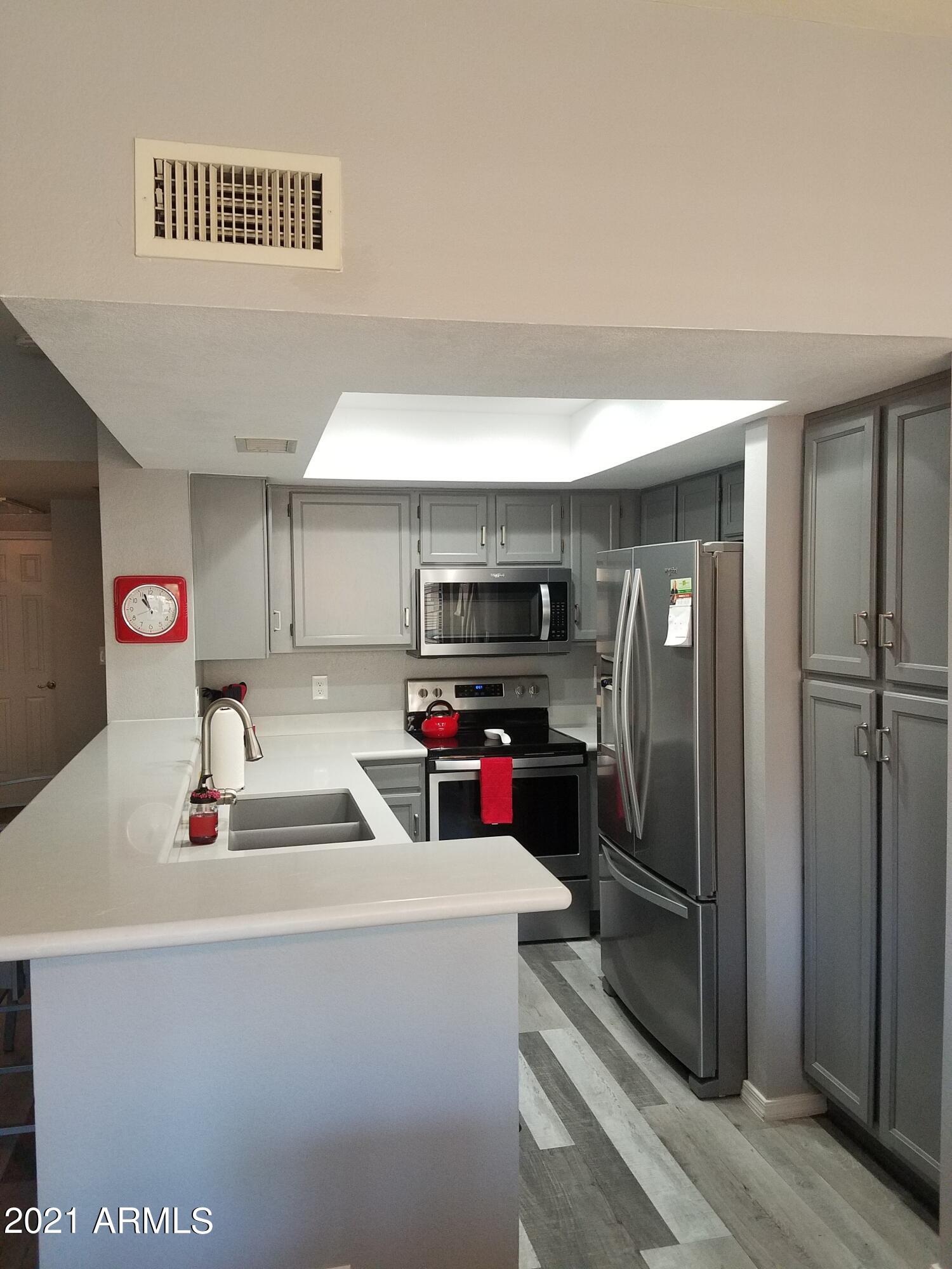 9705 E MOUNTAIN VIEW Road 1107