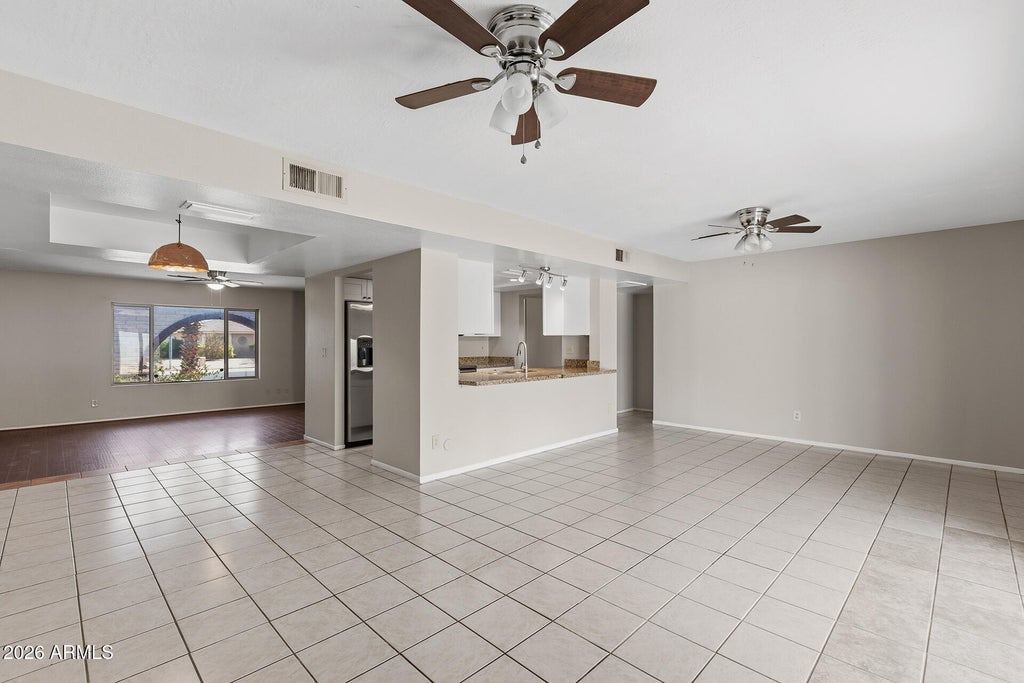 Photo of 5620 W Hearn Road, Glendale, AZ 85306 (MLS # 7052061)
