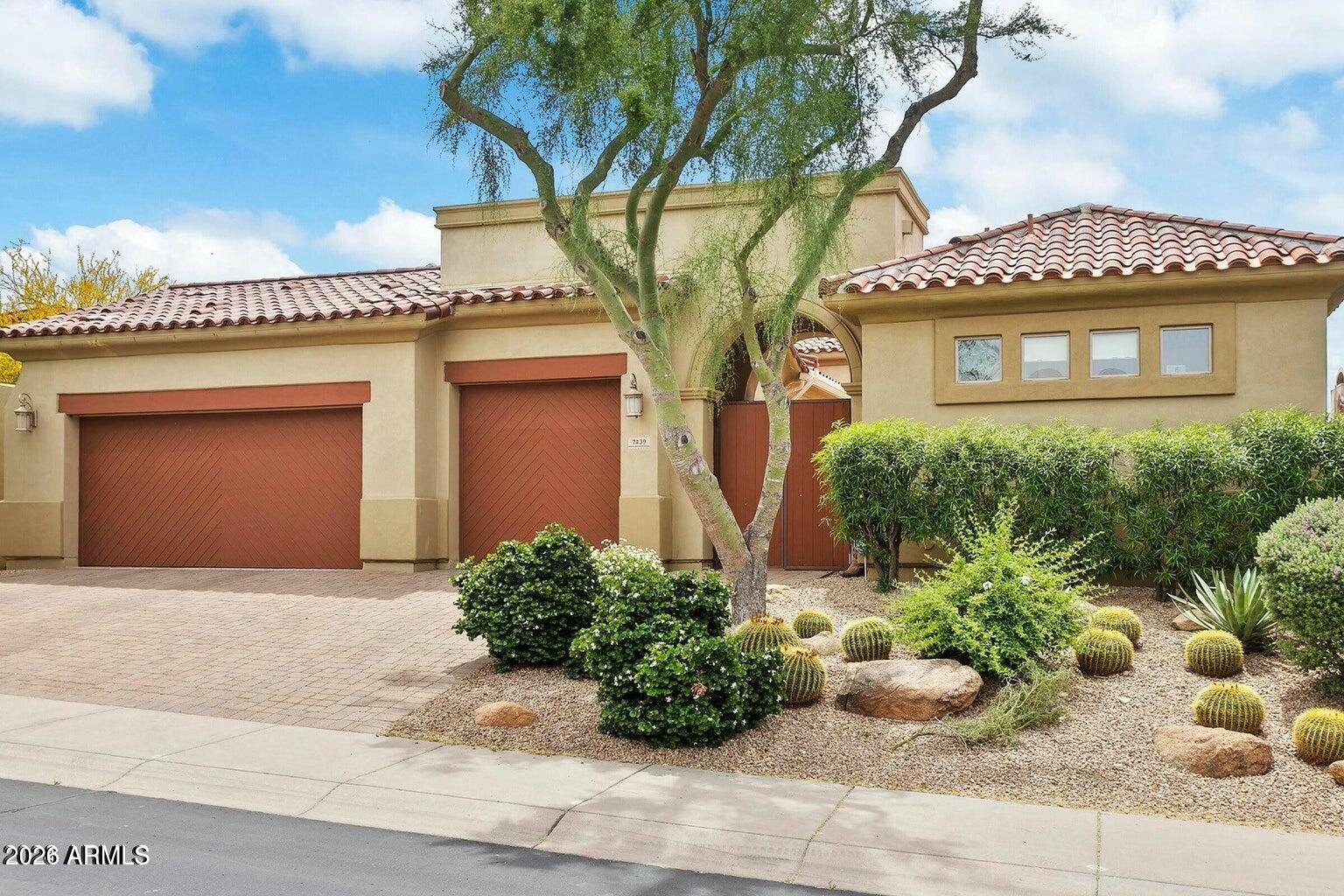 7439 E CAMINO RAYO DE LUZ --