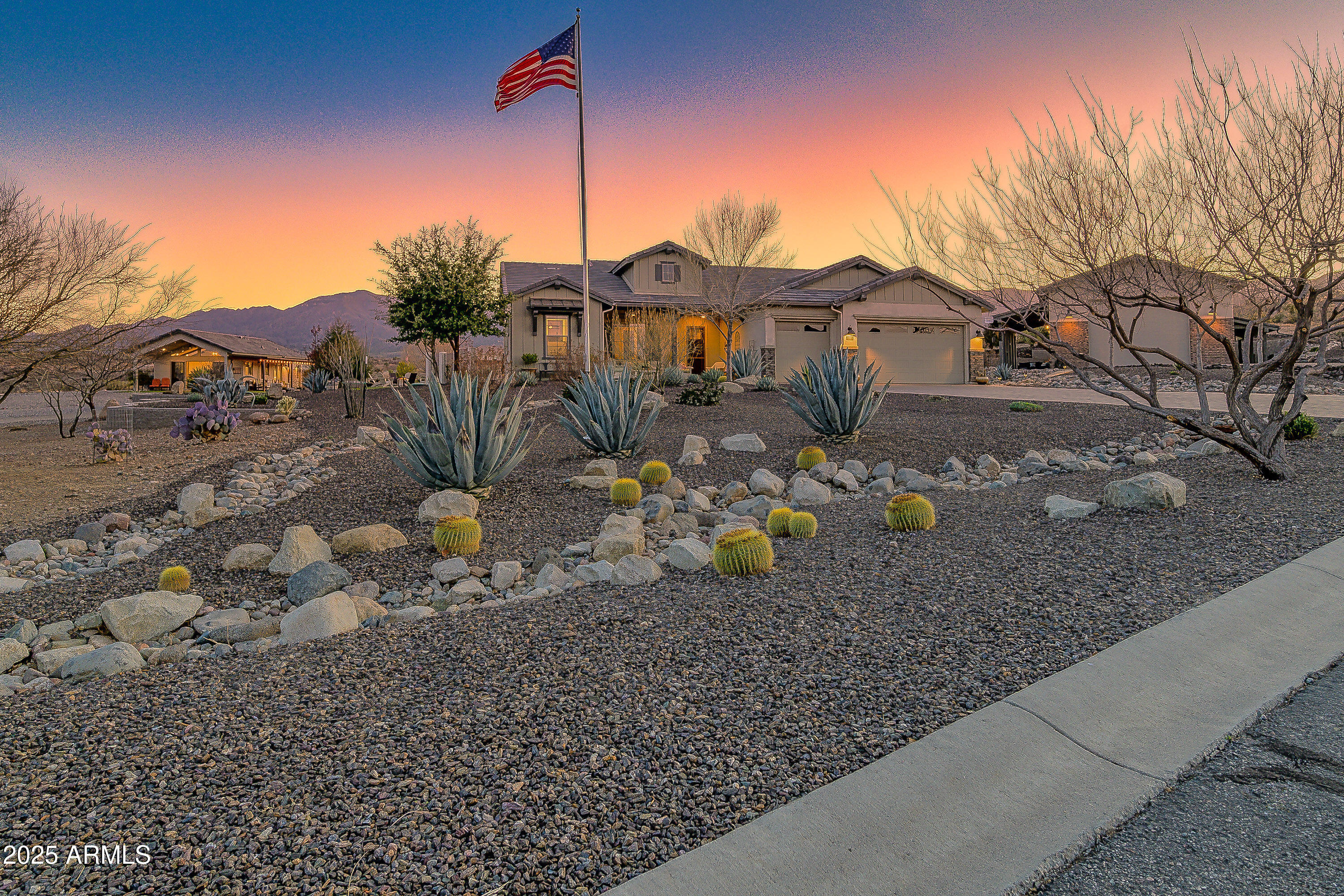 1385 E PARTRIDGE Court