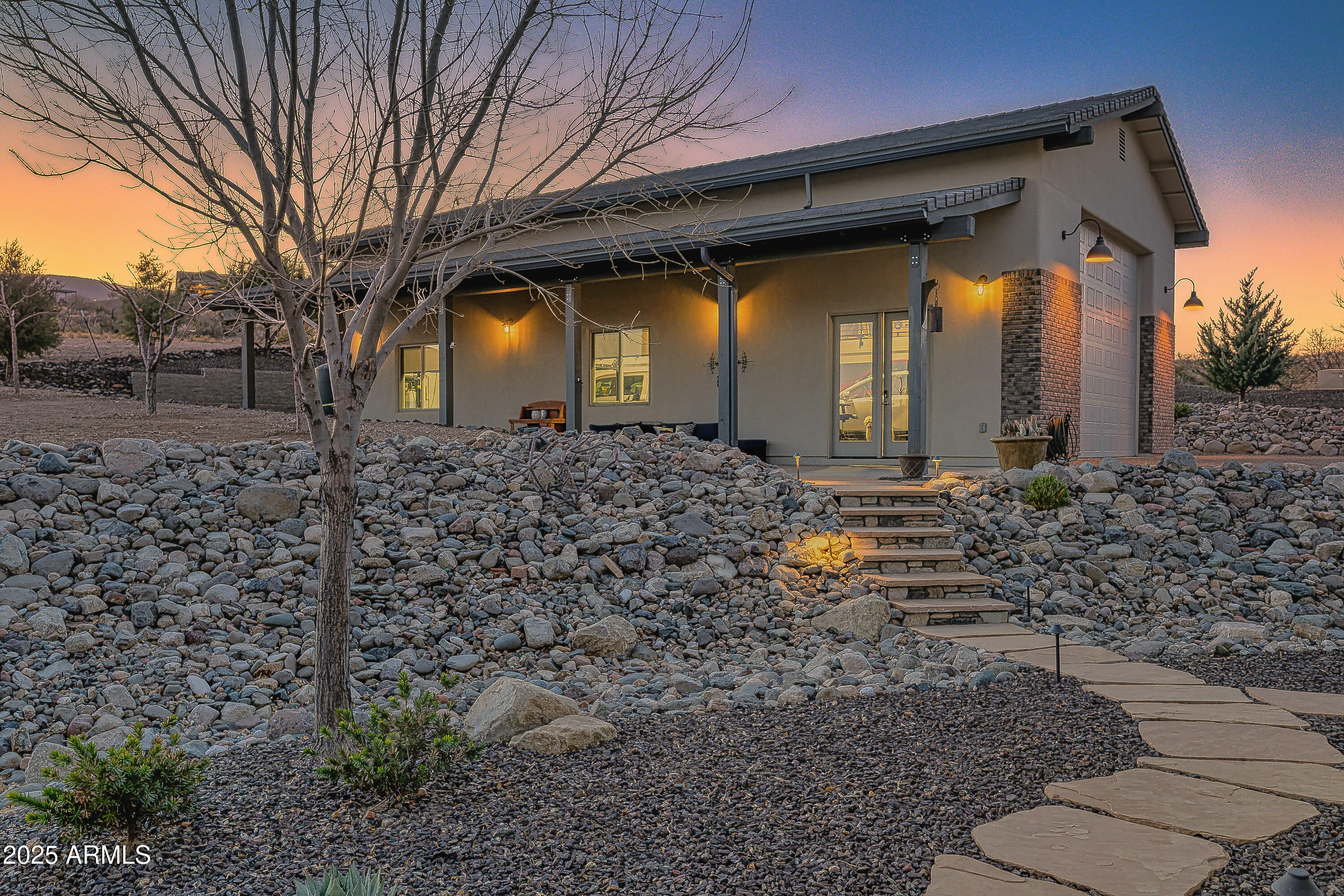 1385 E PARTRIDGE Court