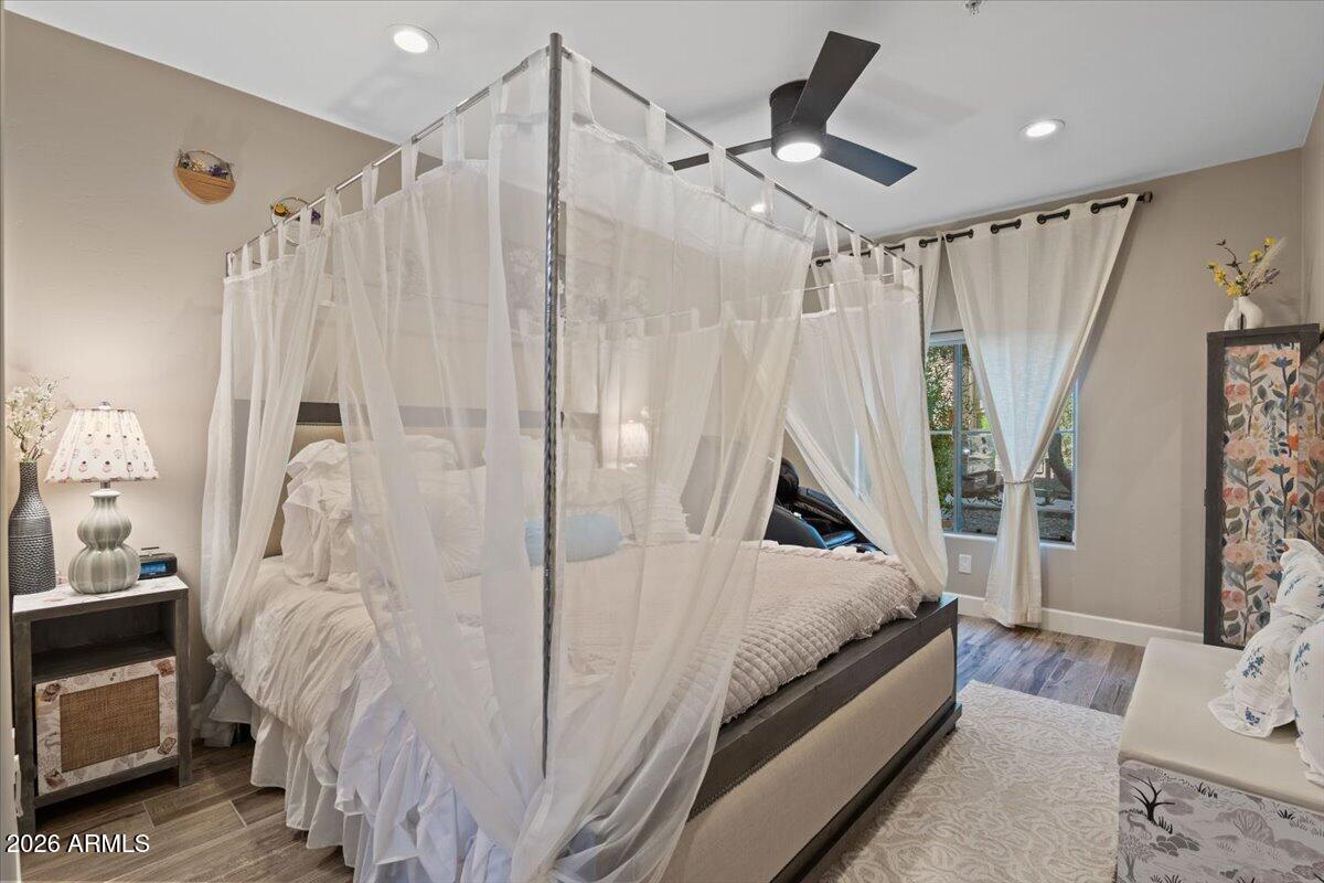 5350 E DEER VALLEY Drive 1250