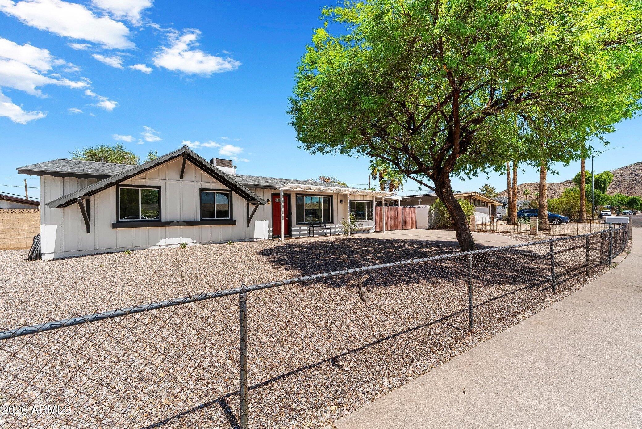 2240 W PARADISE Drive