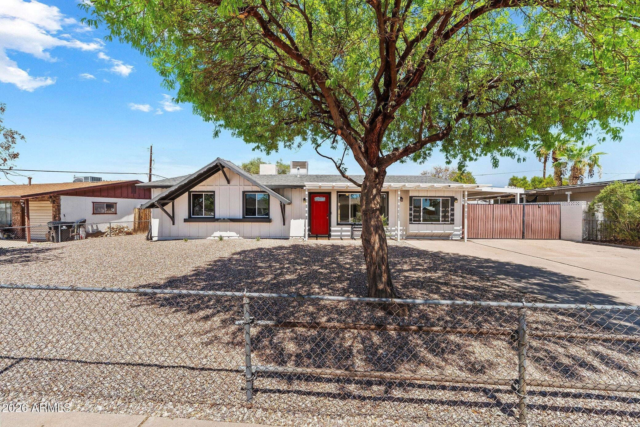 2240 W PARADISE Drive