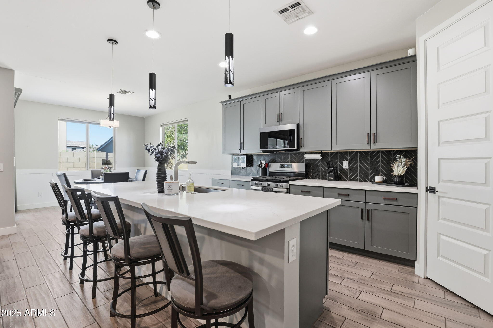 9852 E Acceleration Drive