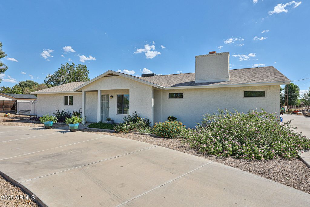 Photo of 7025 W Country Gables Drive, Peoria, AZ 85381 (MLS # 6917810)