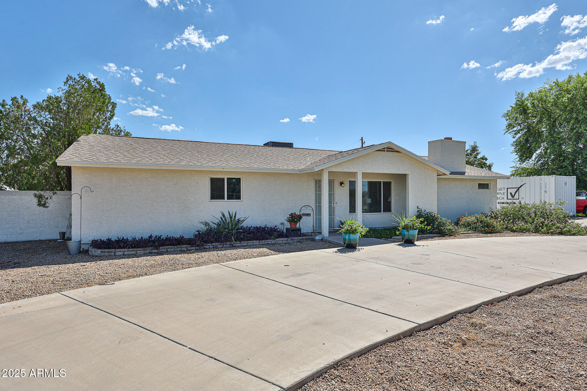 7025 W COUNTRY GABLES Drive