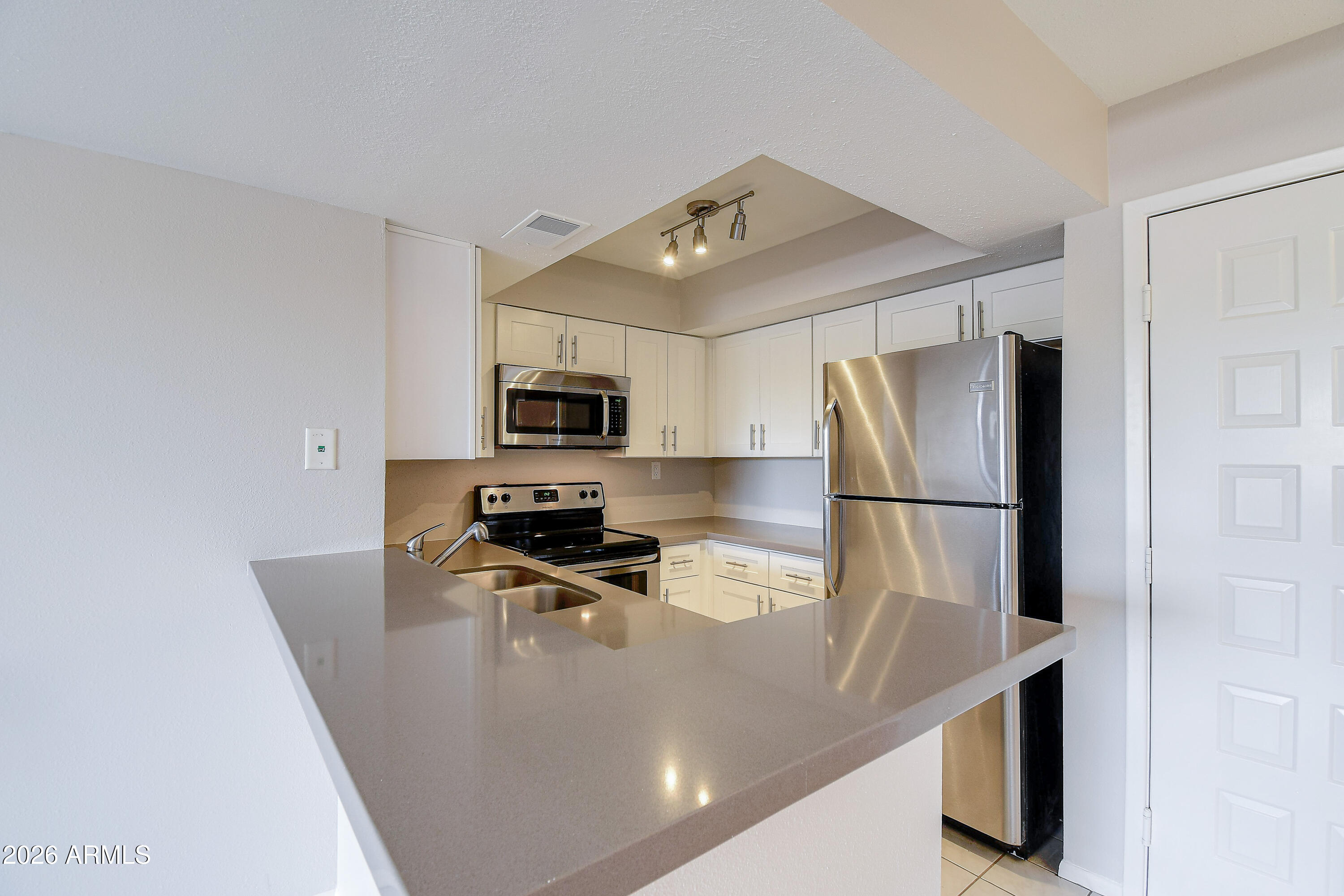 540 N MAY Street 2111