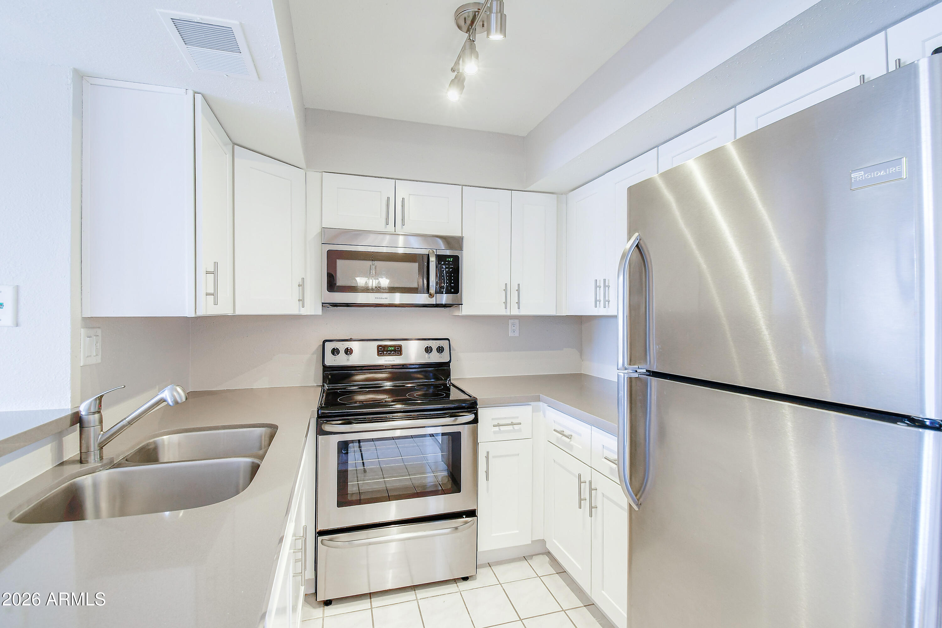 540 N MAY Street 2111