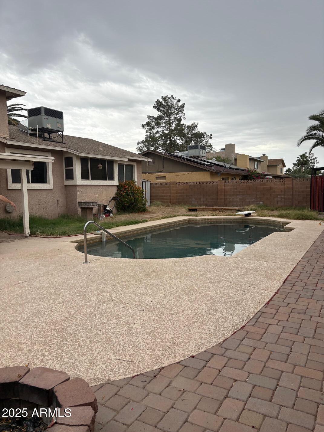 2419 W CROCUS Drive