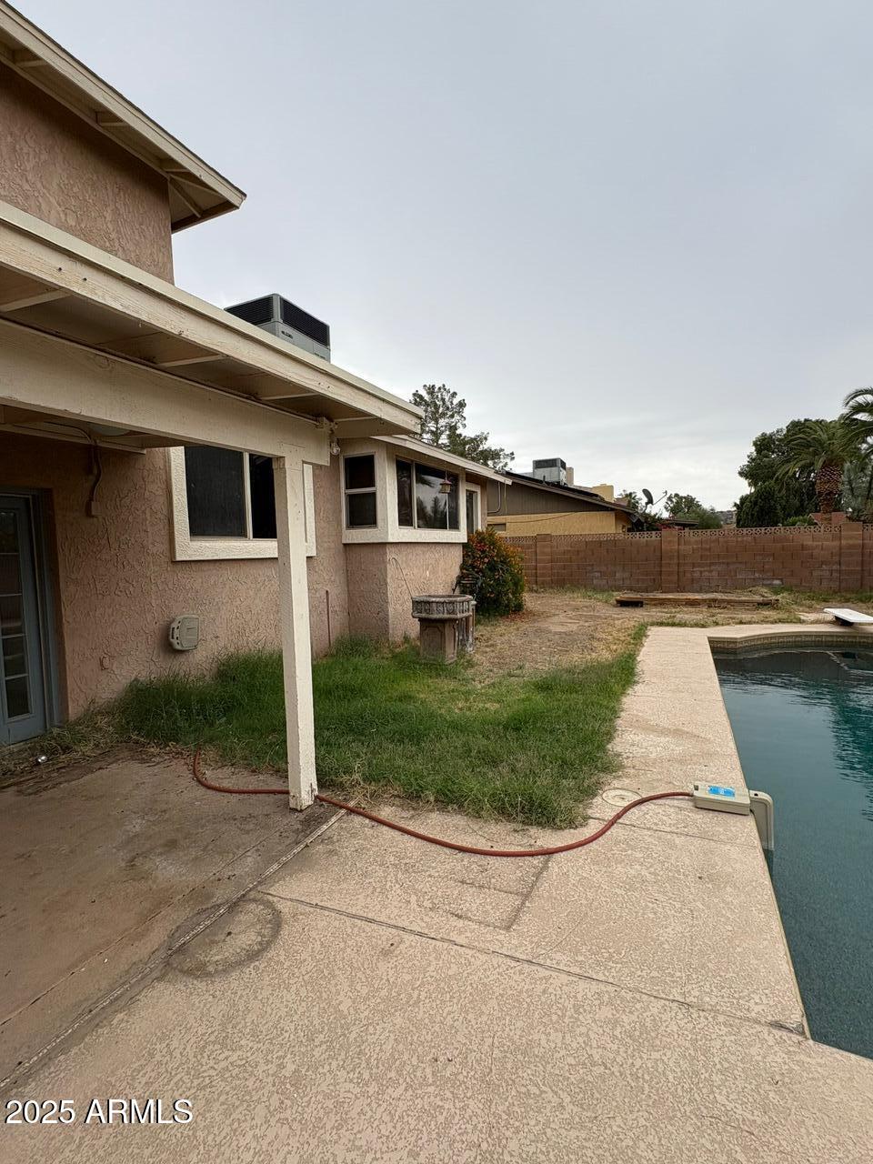 2419 W CROCUS Drive