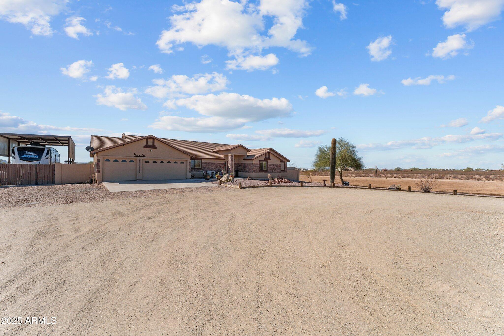 Metes & Bounds NO FLOOD PLAIN - Residential