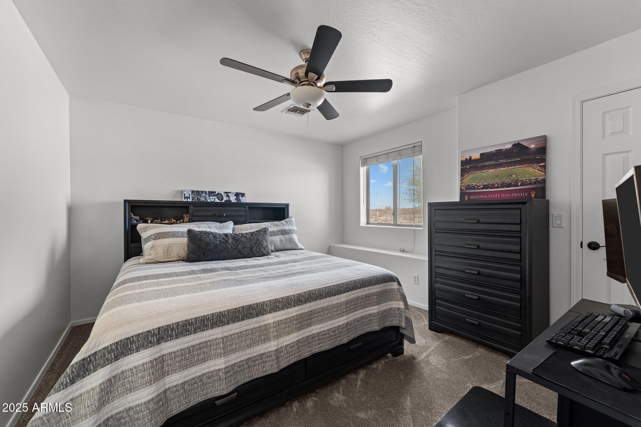 Metes & Bounds NO FLOOD PLAIN - Residential