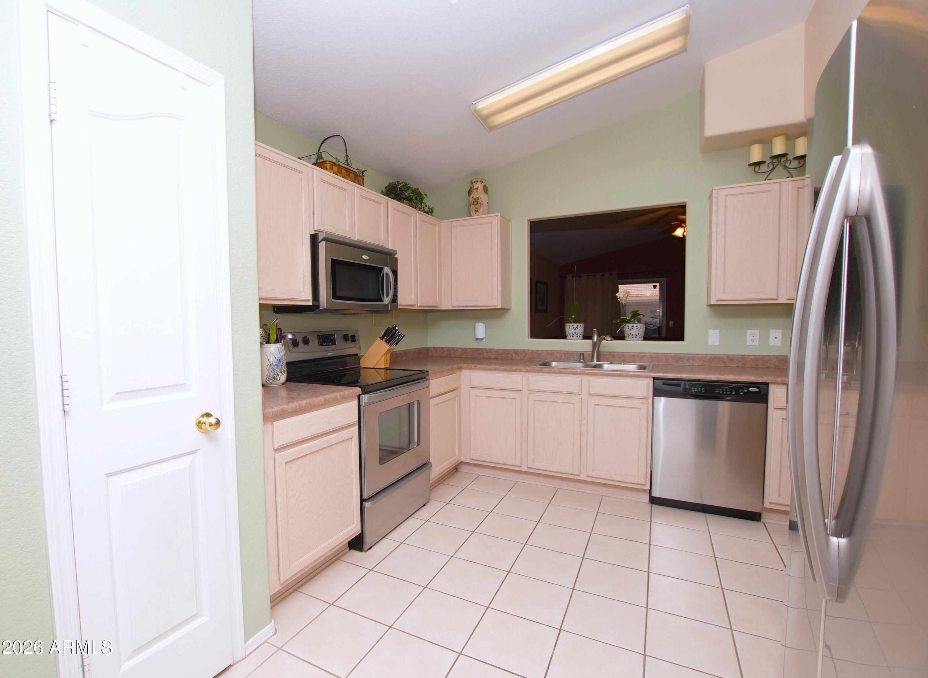 8527 W RUE DE LAMOUR --