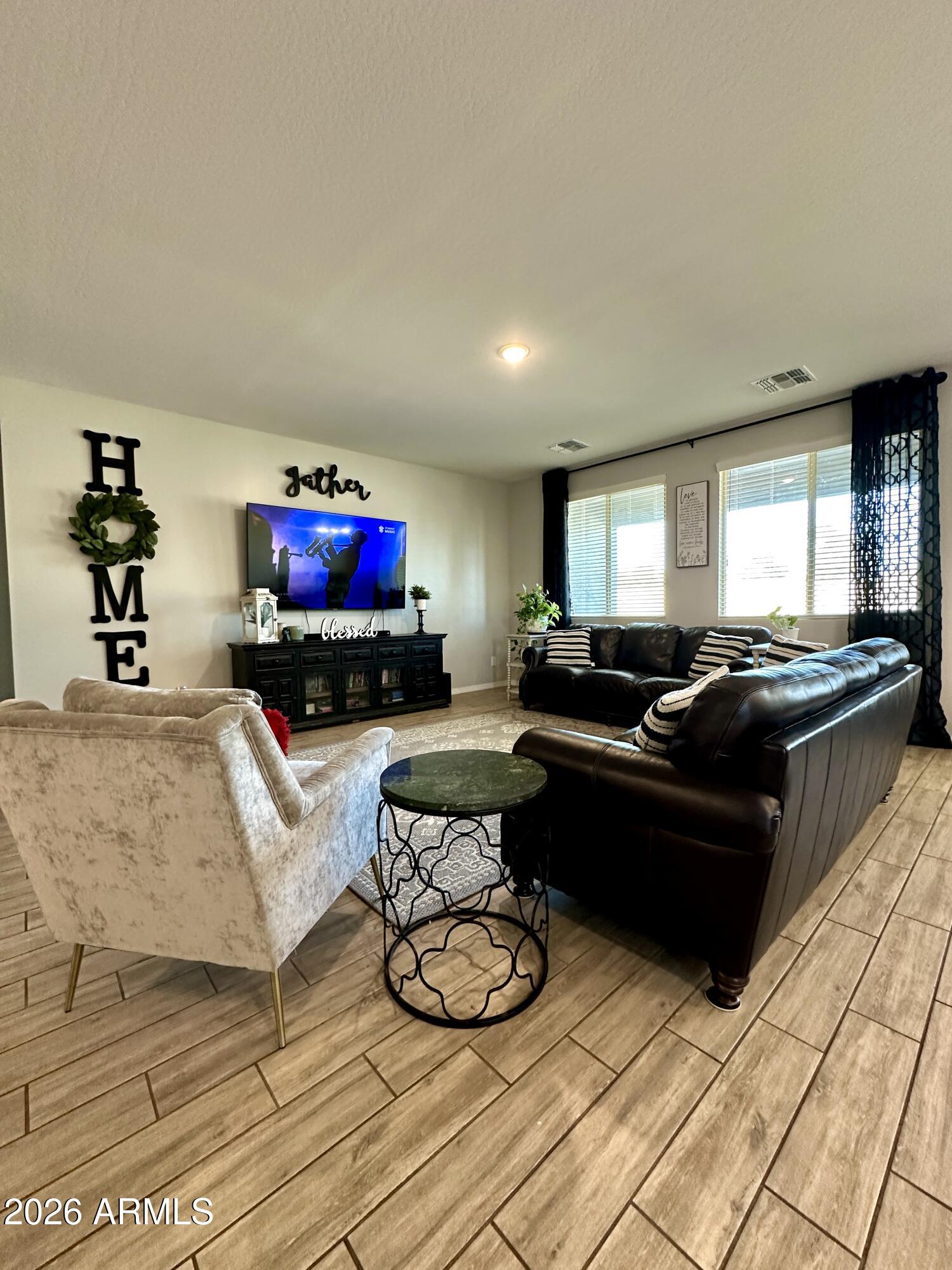 5512 W THURMAN Drive