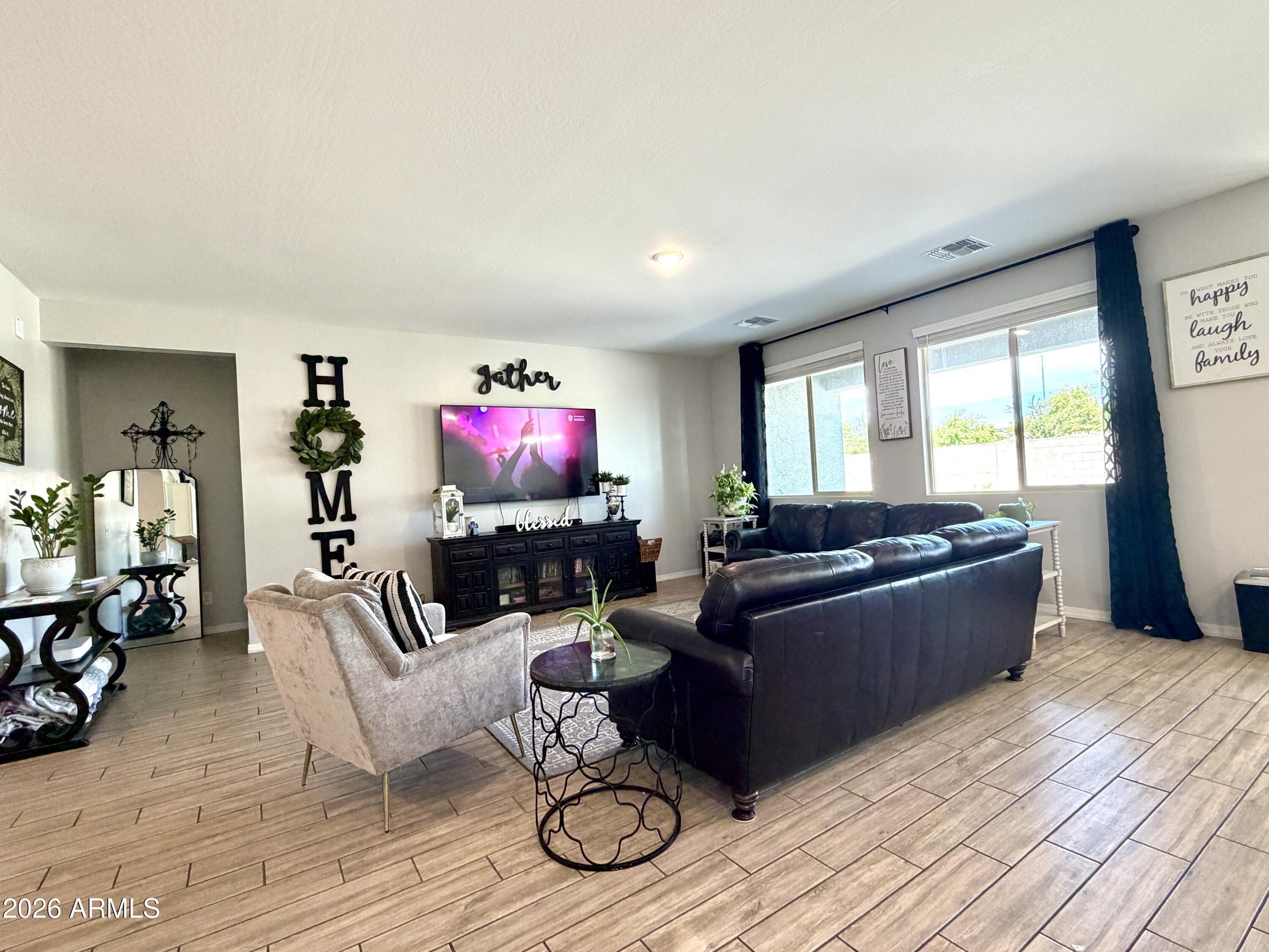 5512 W THURMAN Drive