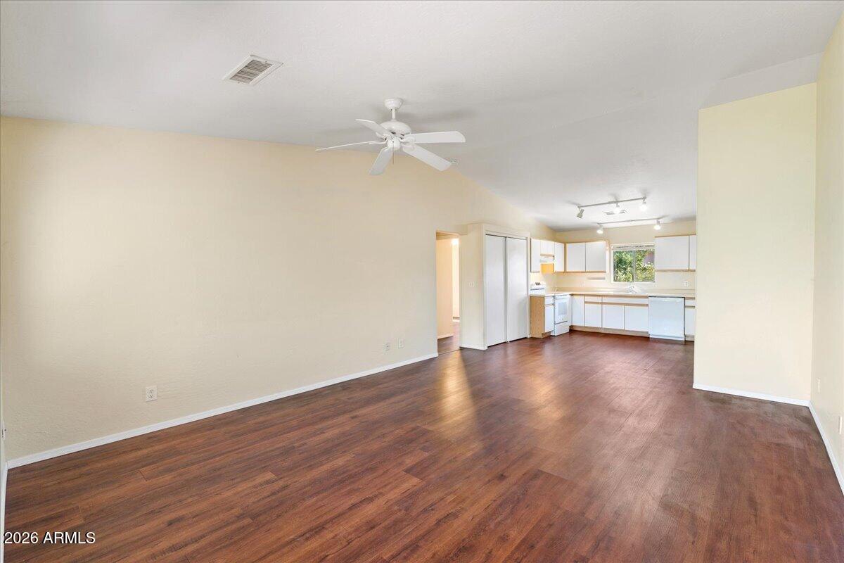 2547 S MOUNTAIN VIEW Drive