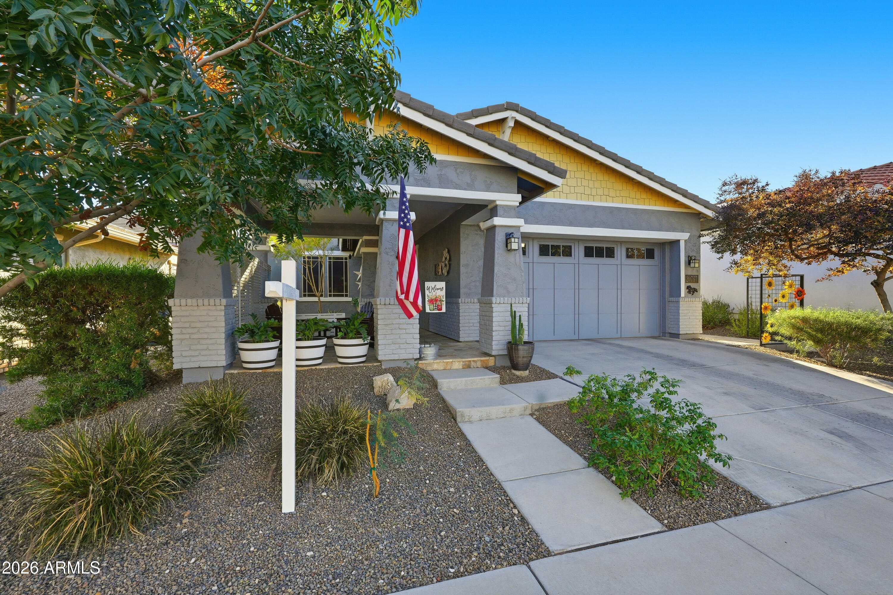 20757 W MINNEZONA Avenue