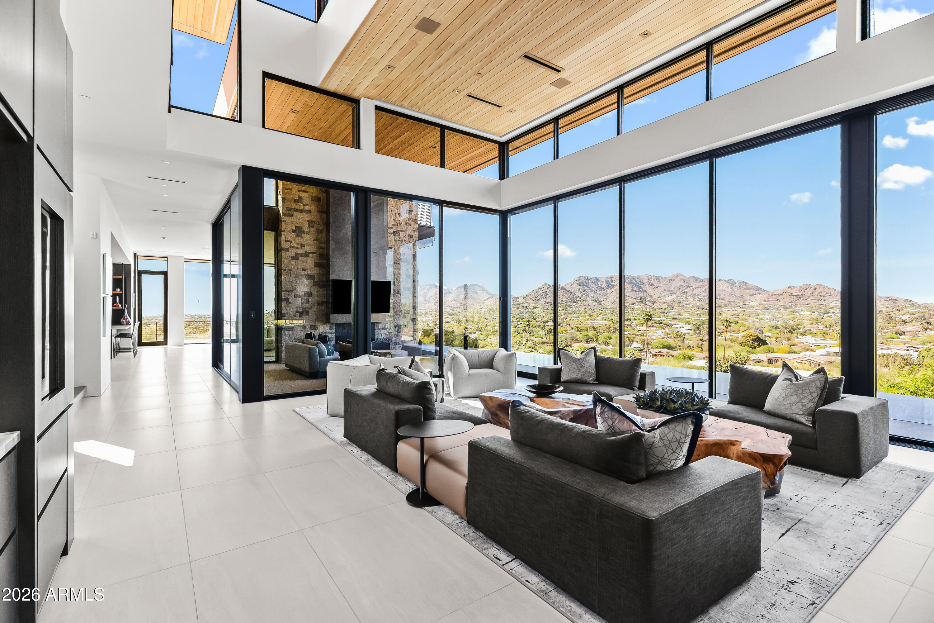 5002 E VALLE VISTA Way