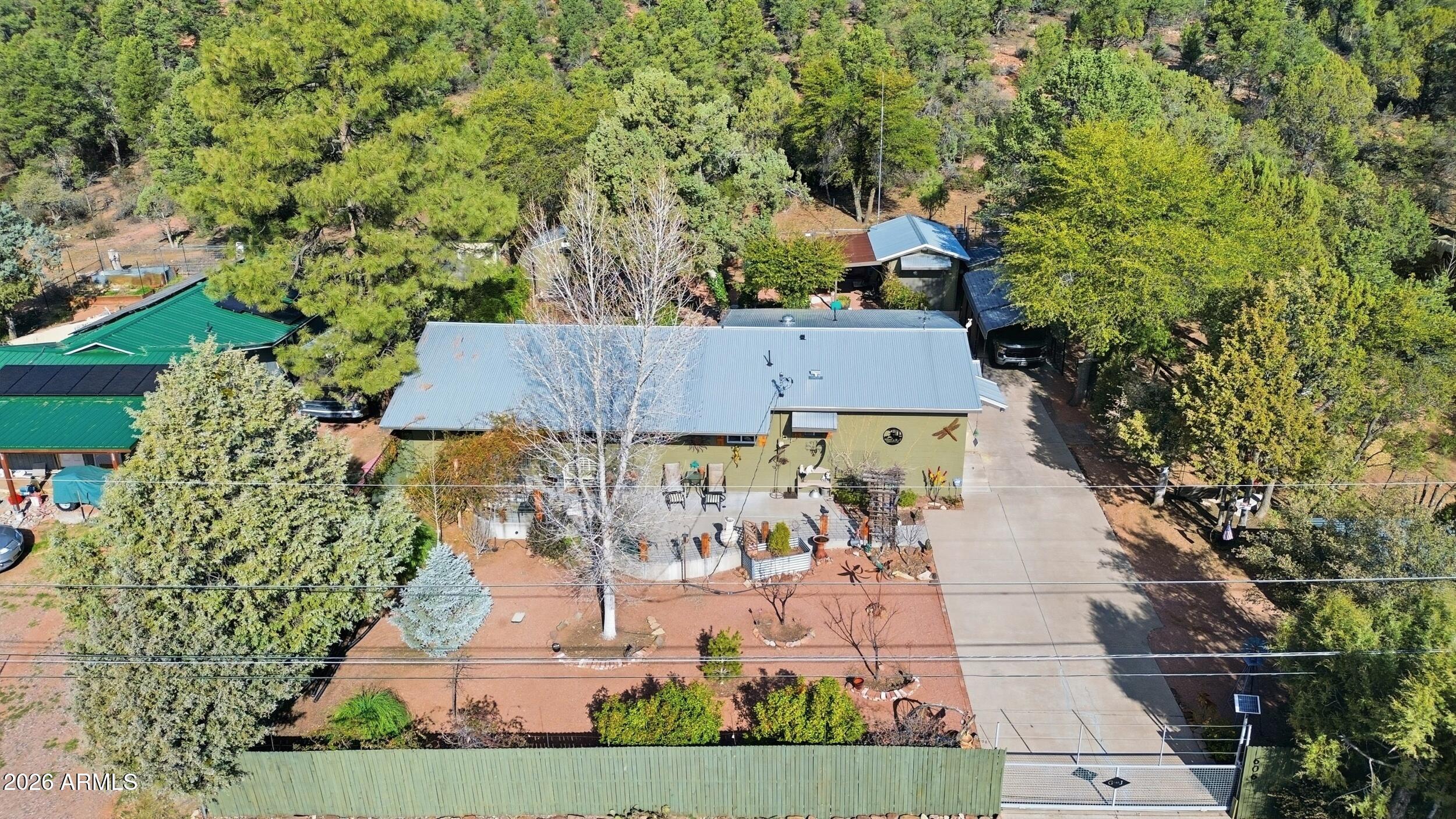 606 E LUKE Drive