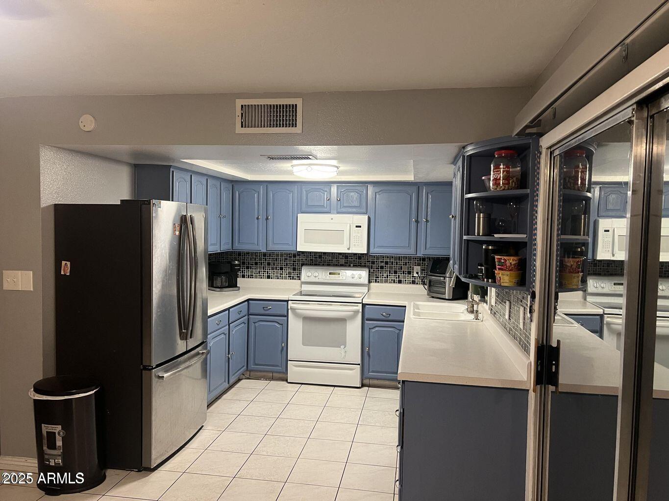 1531 W NARANJA Avenue