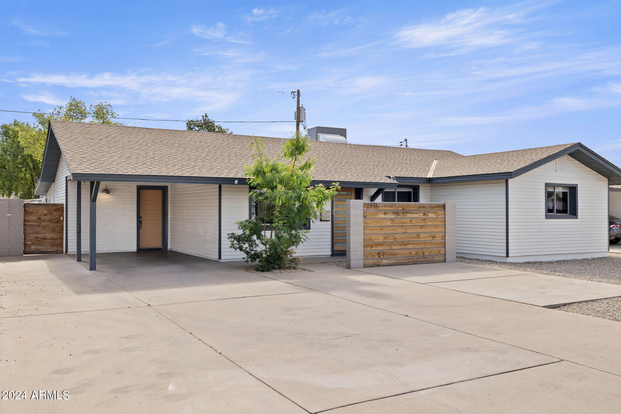 1715 S HARDY Drive