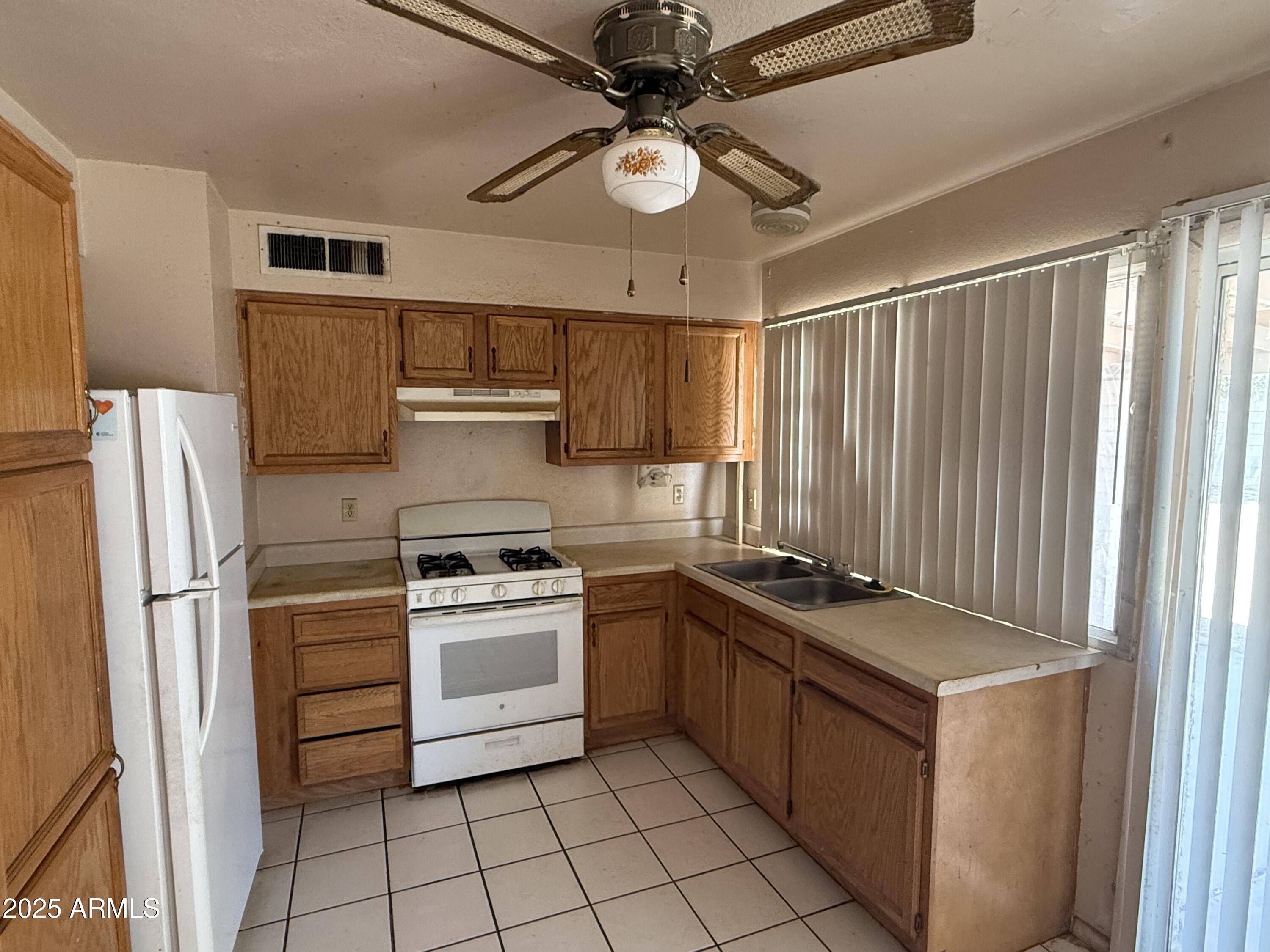 8734 W SAHUARO Drive