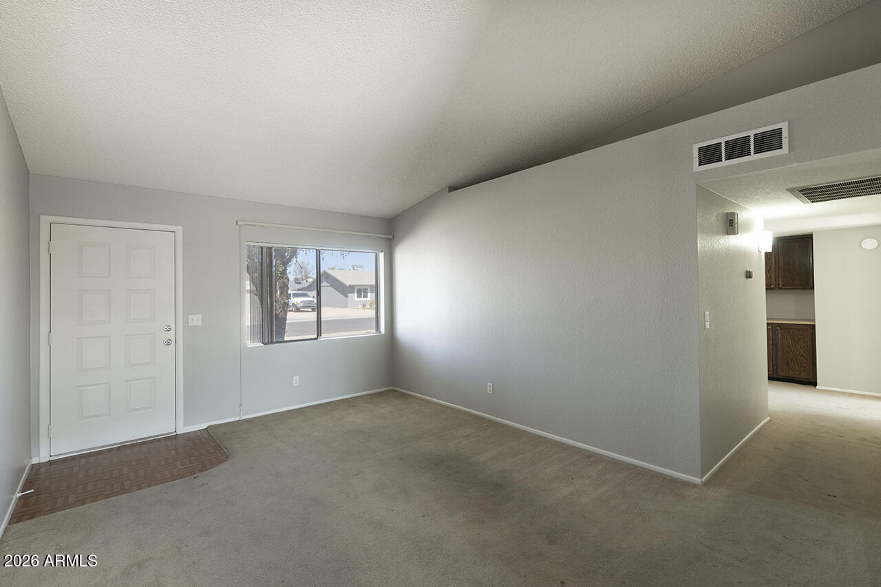 9403 W SUNNYSLOPE Lane