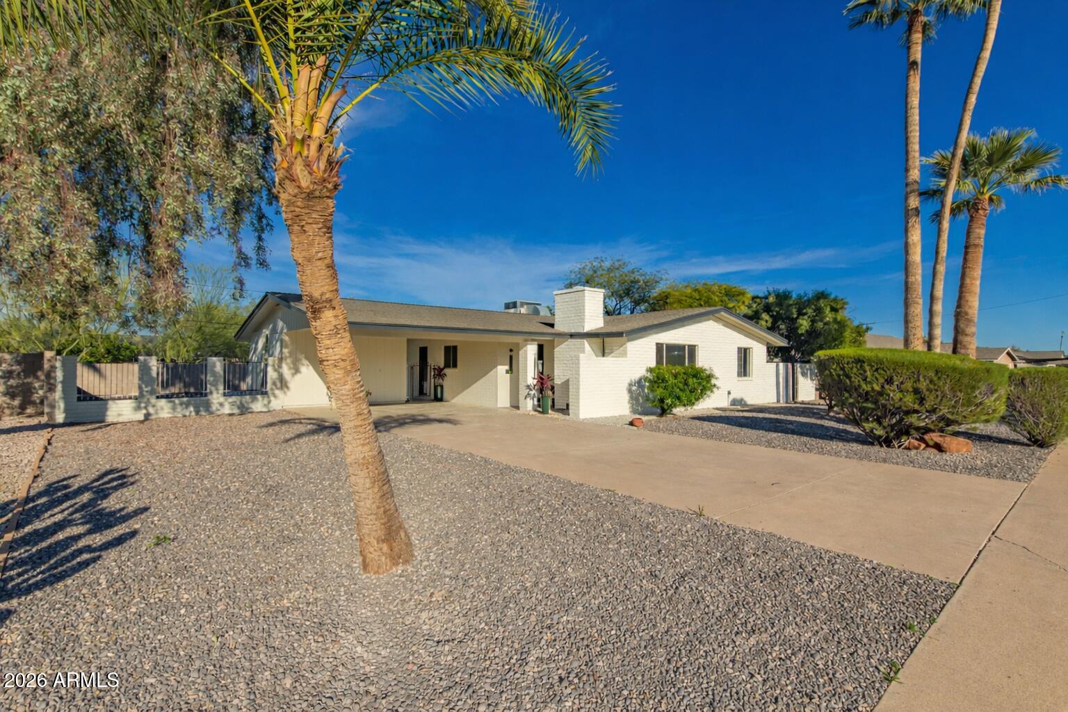 2834 E SHANGRI LA Road