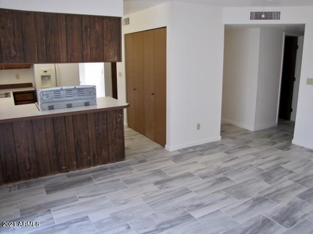 QUAIL HOLLOW - Residential Lease